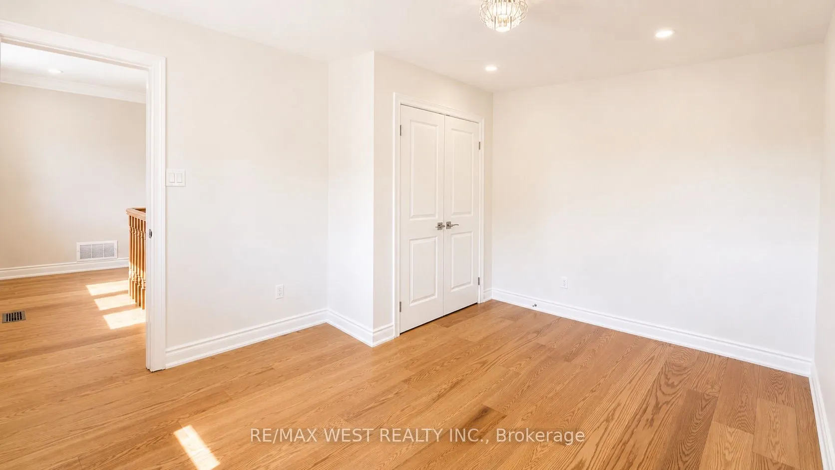 65 Foch Avenue