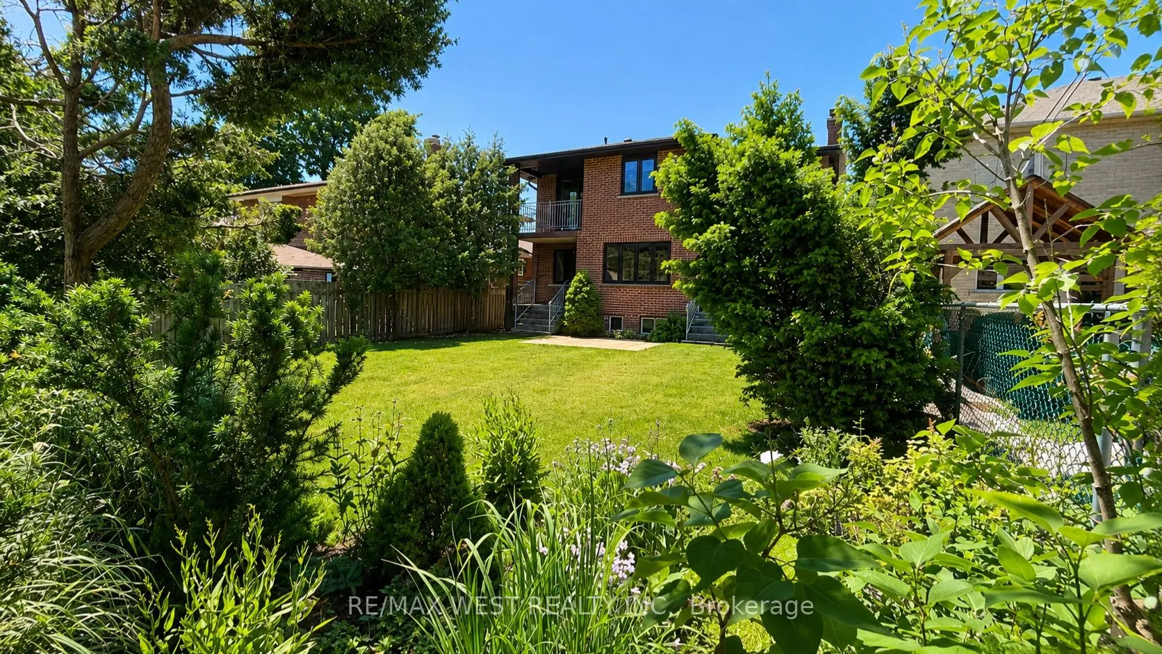65 Foch Avenue