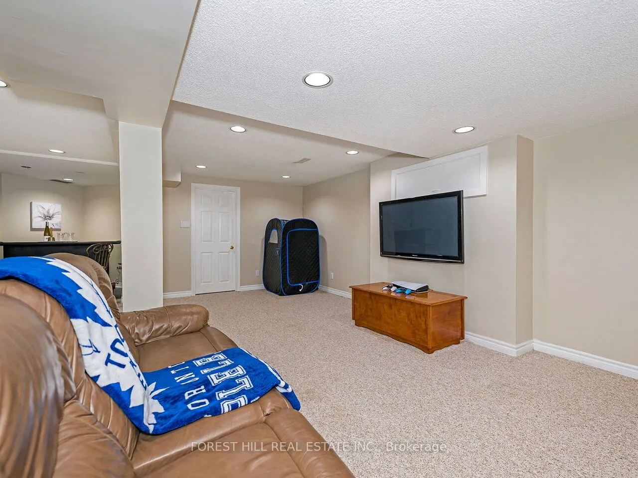 4174 Rossland Crescent