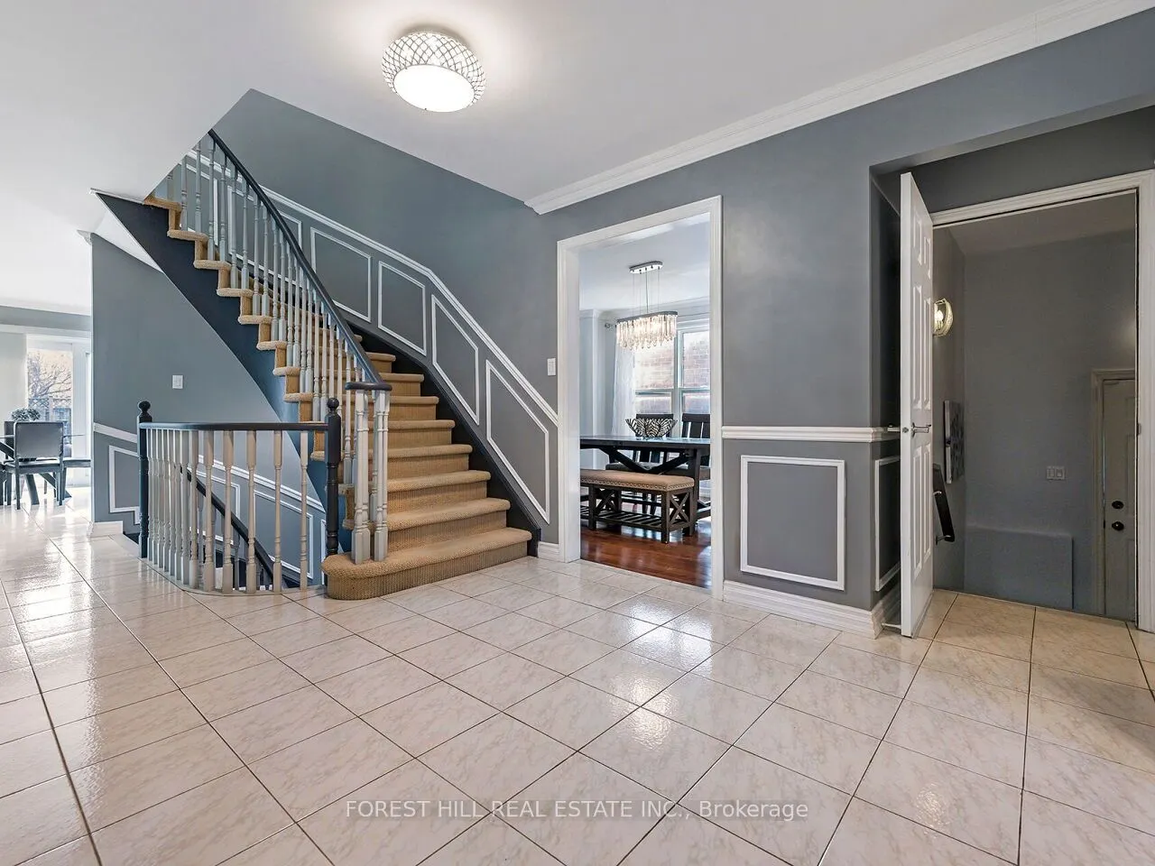 4174 Rossland Crescent