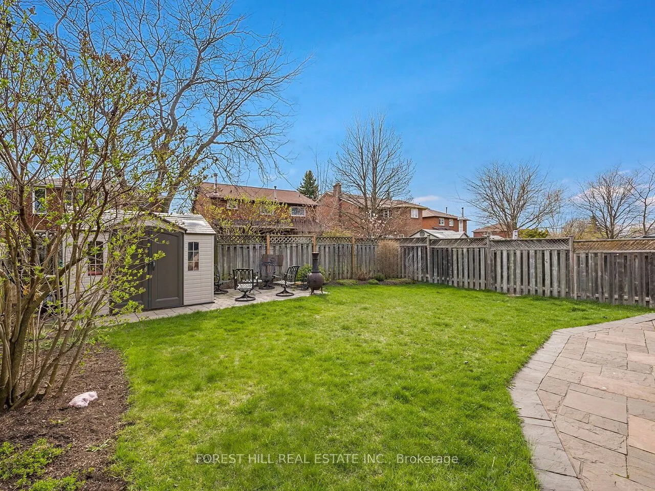 4174 Rossland Crescent
