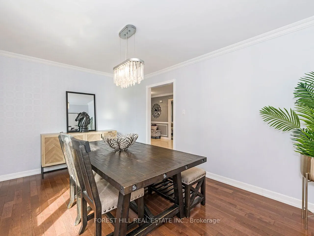 4174 Rossland Crescent