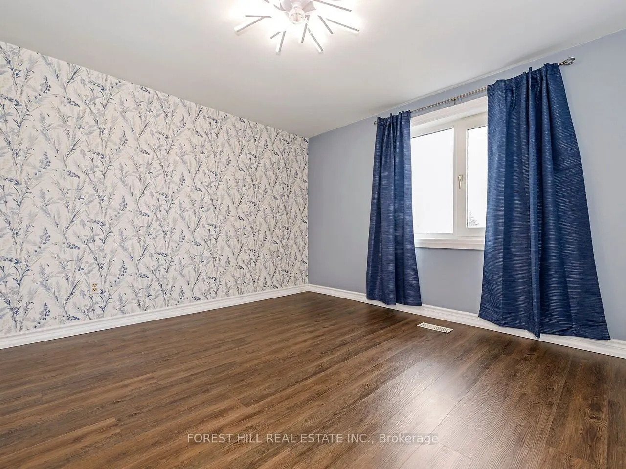 4174 Rossland Crescent