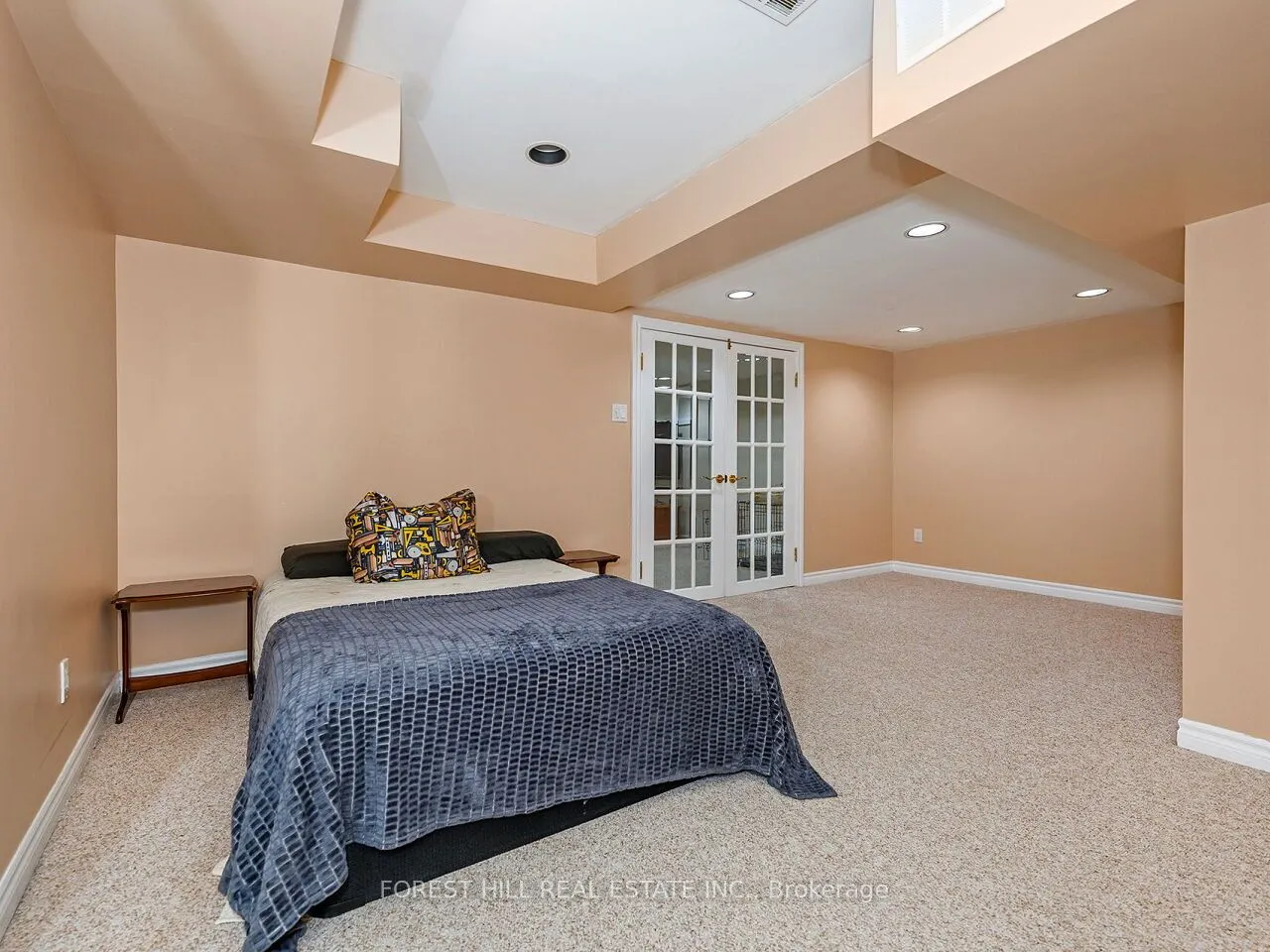 4174 Rossland Crescent