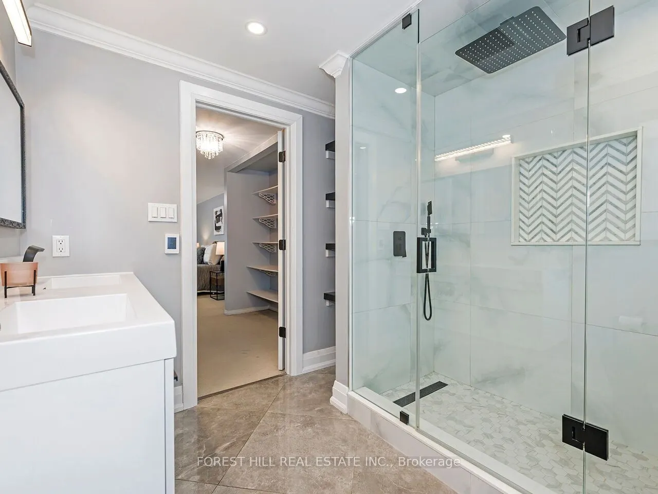 4174 Rossland Crescent