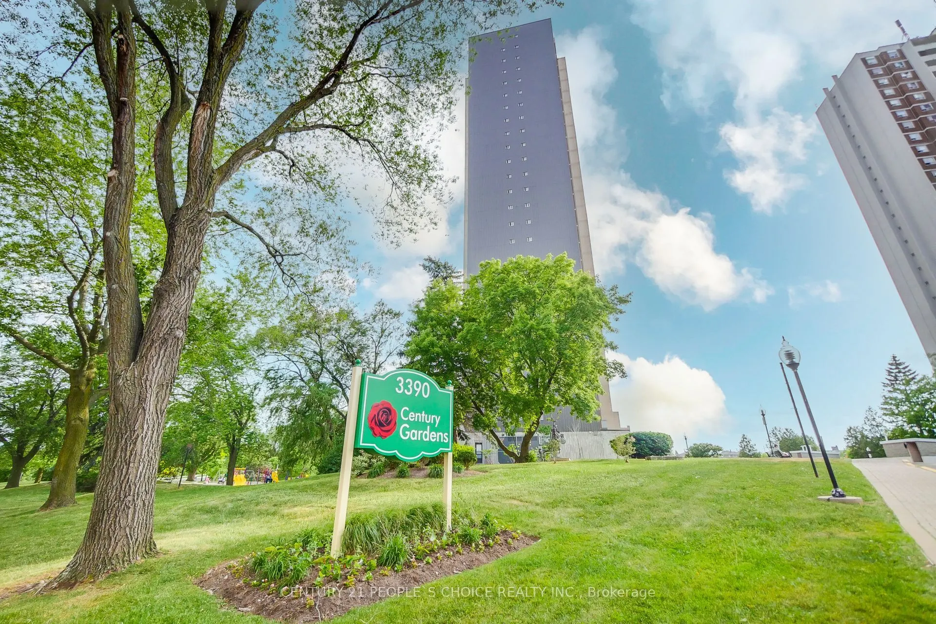 3390 Weston Road #902
