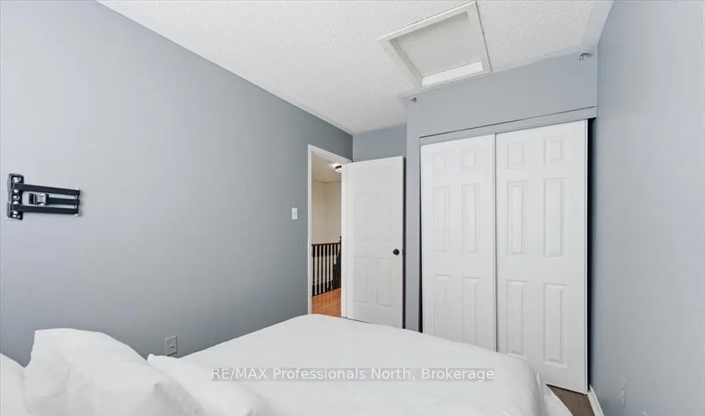 98 Roxton Road