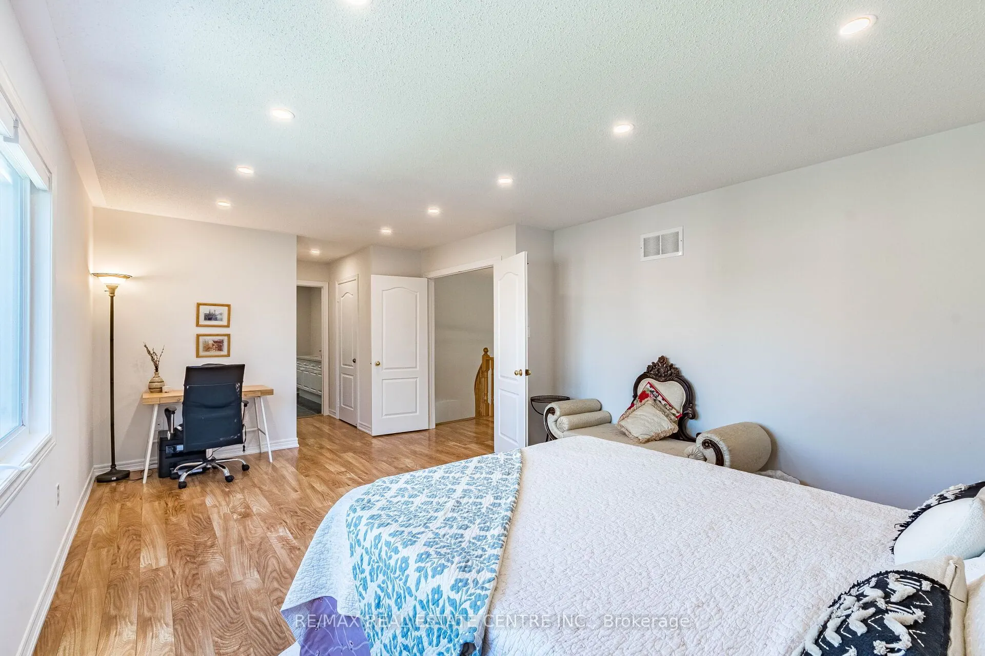 5343 Russell View Road