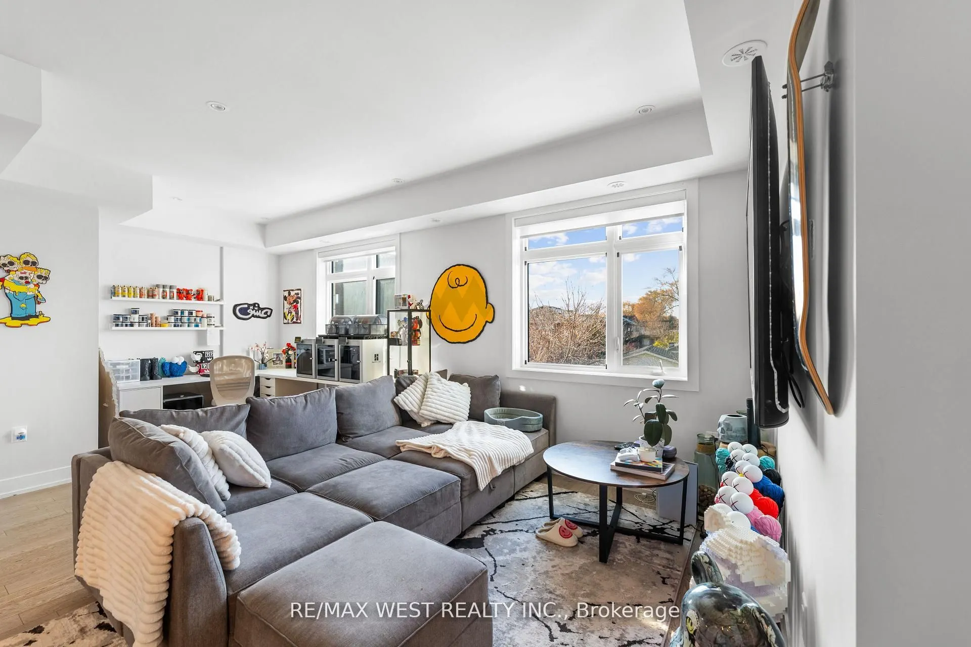 1062 Douglas McCurdy Common #225