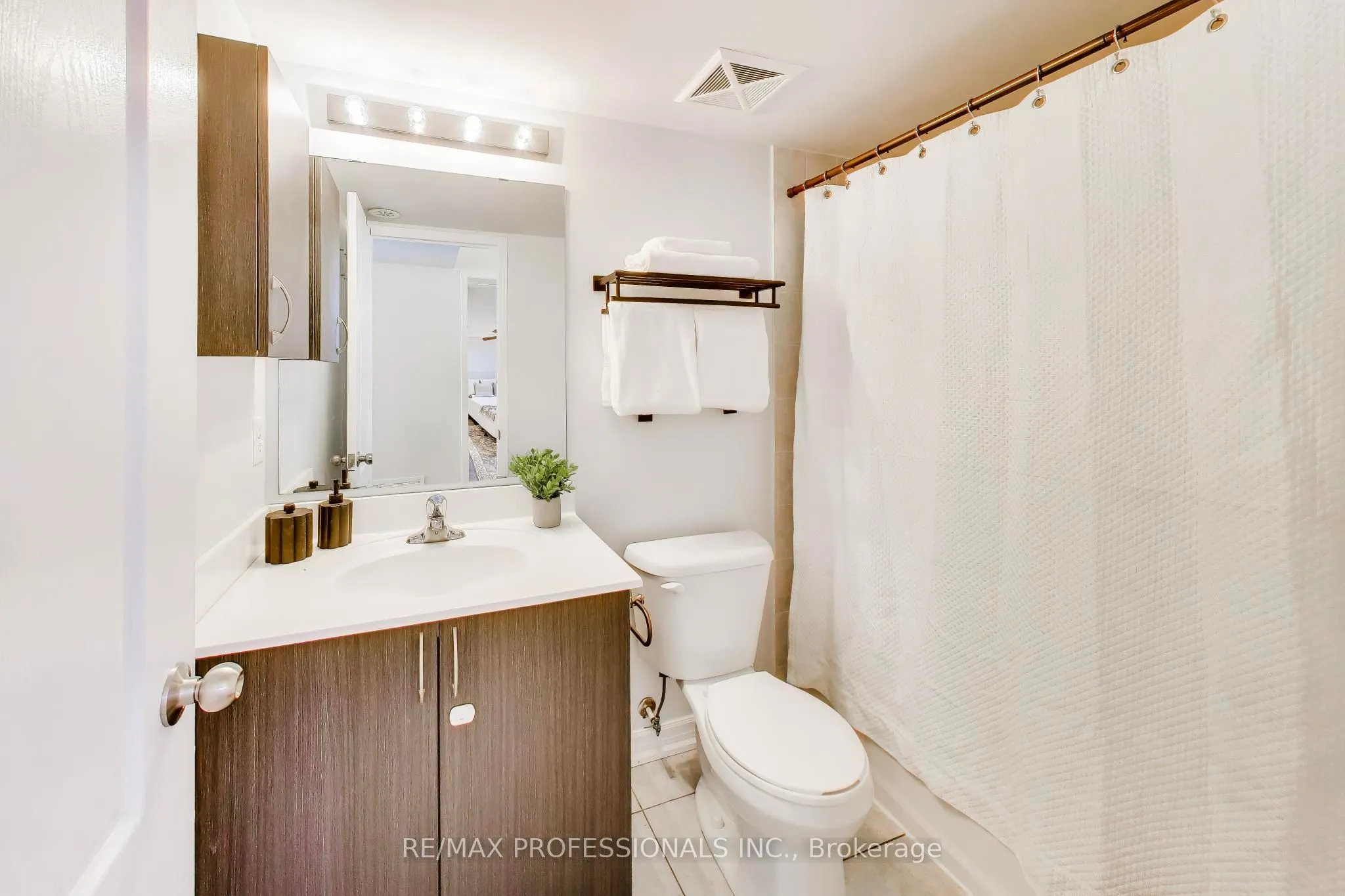 2460 Post Road #19