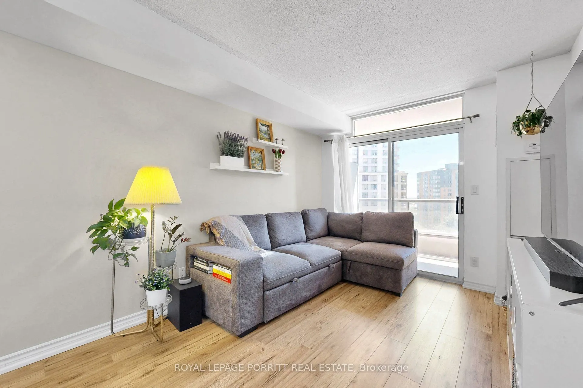 3888 Duke Of York Boulevard #927