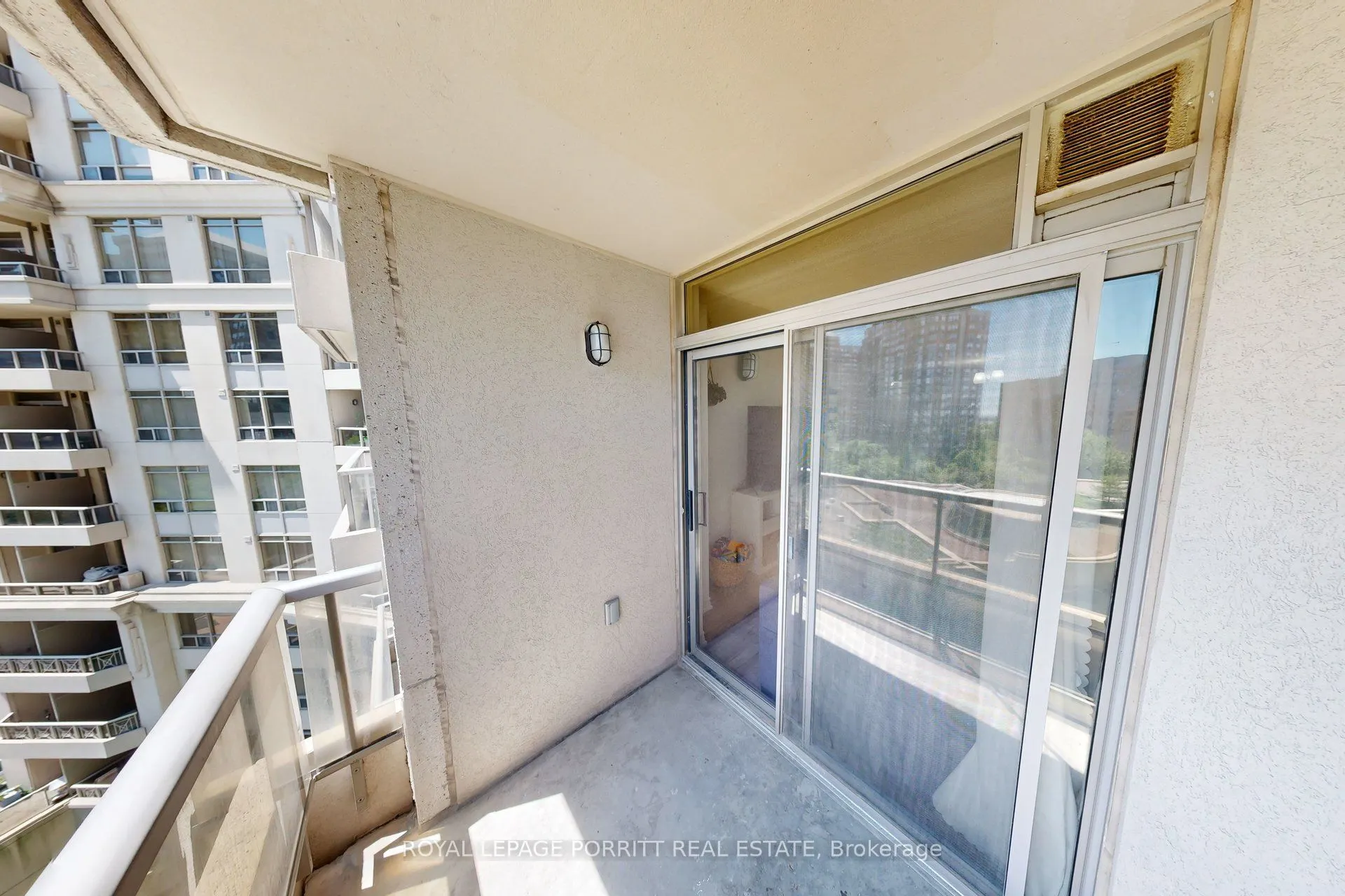 3888 Duke Of York Boulevard #927