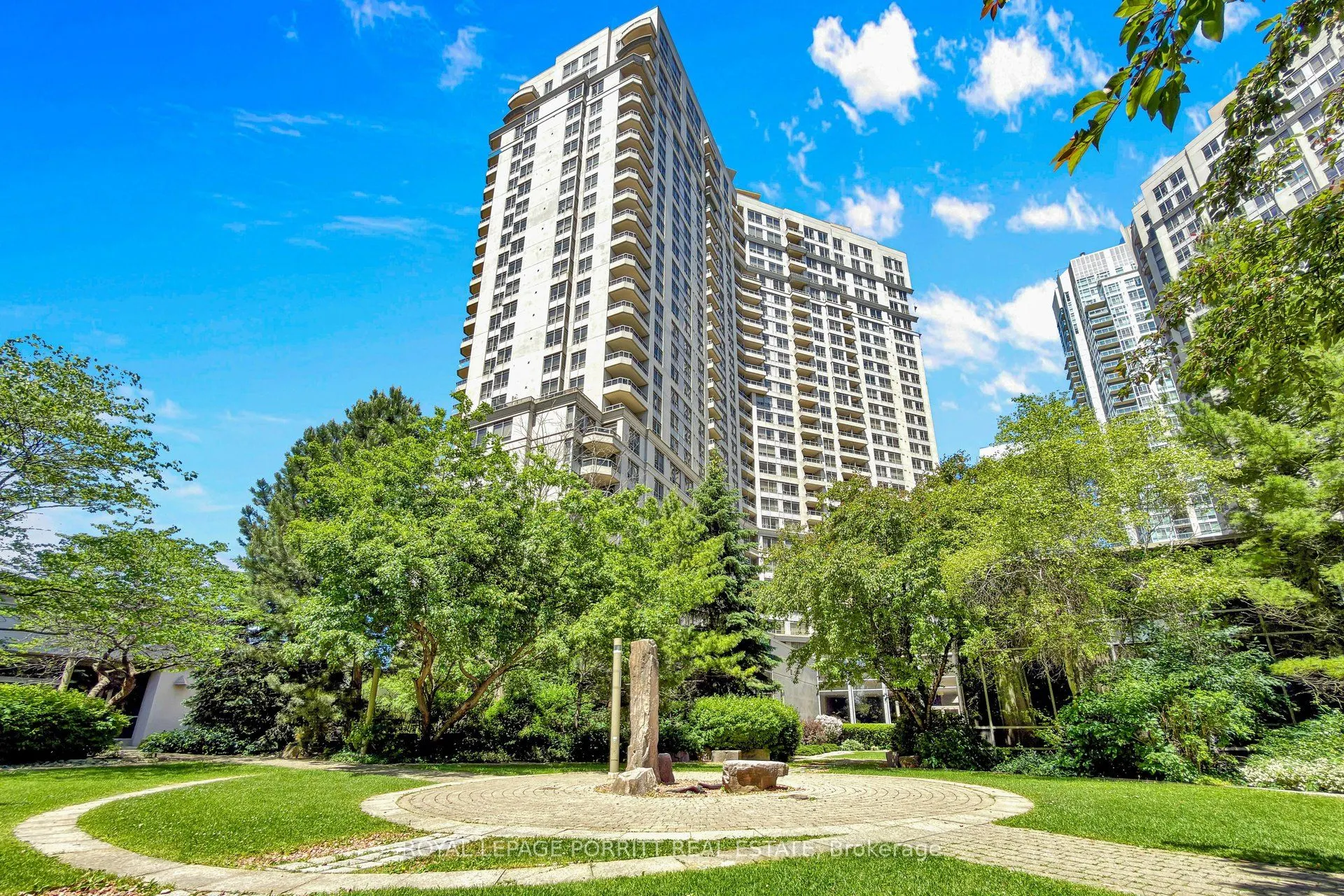 3888 Duke Of York Boulevard #927