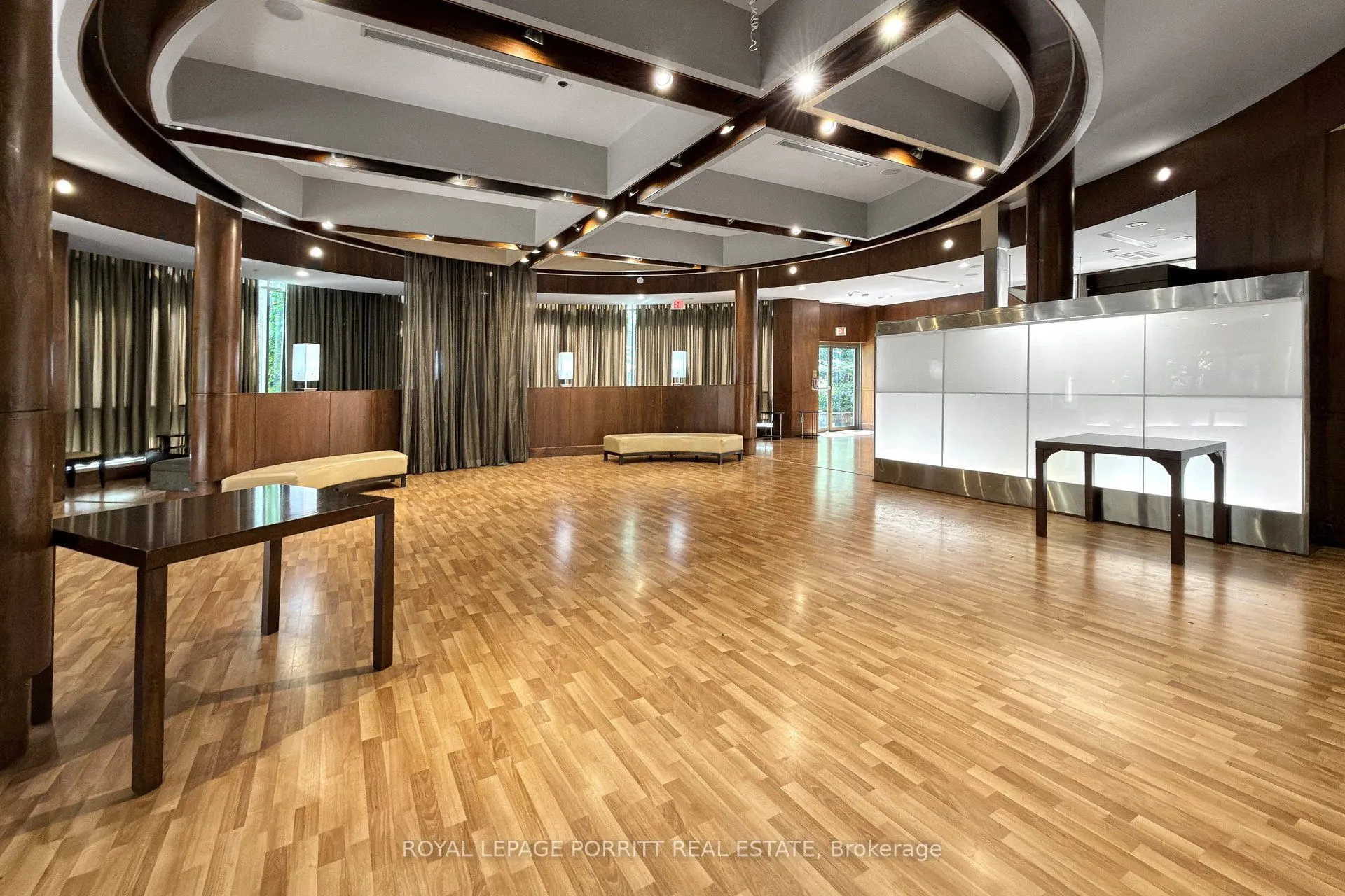 3888 Duke Of York Boulevard #927