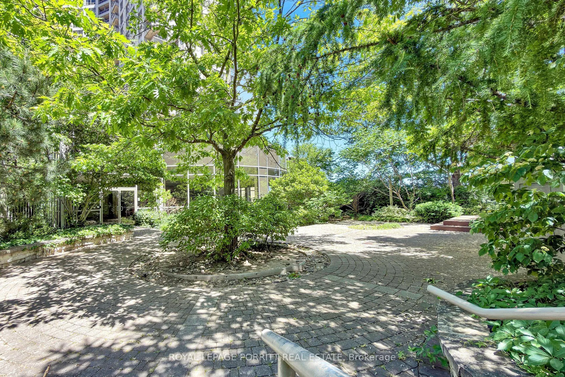 3888 Duke Of York Boulevard #927