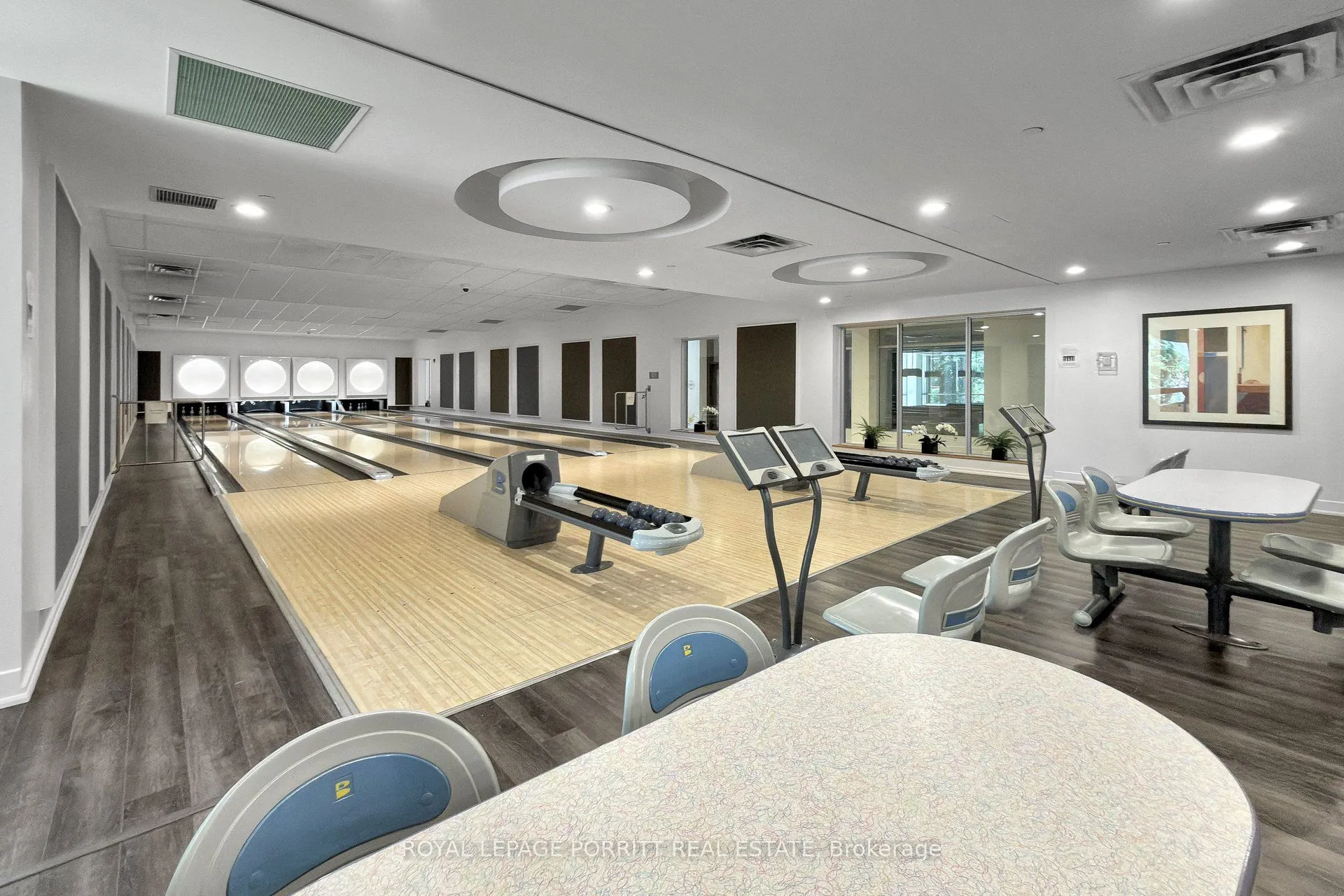 3888 Duke Of York Boulevard #927