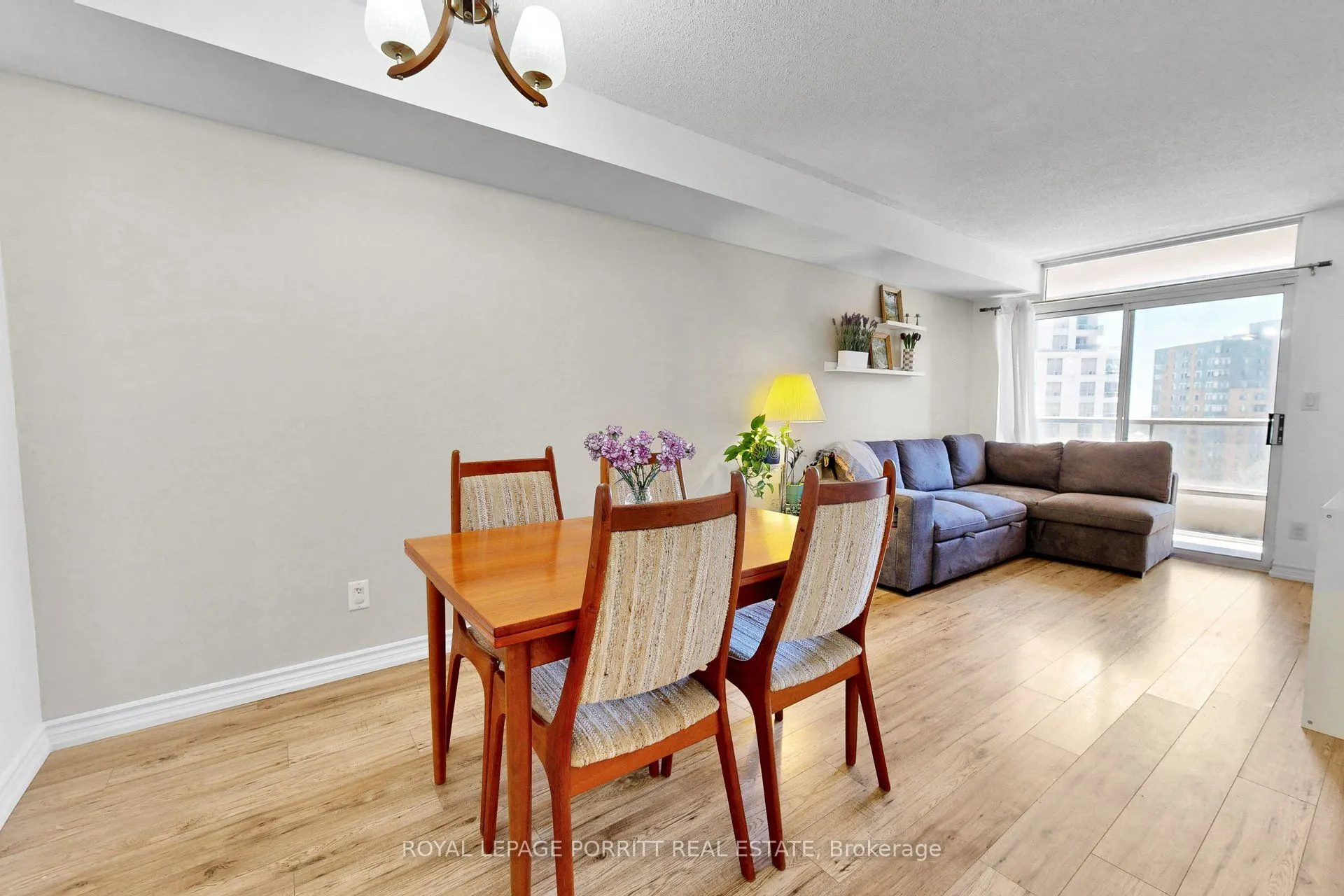3888 Duke Of York Boulevard #927