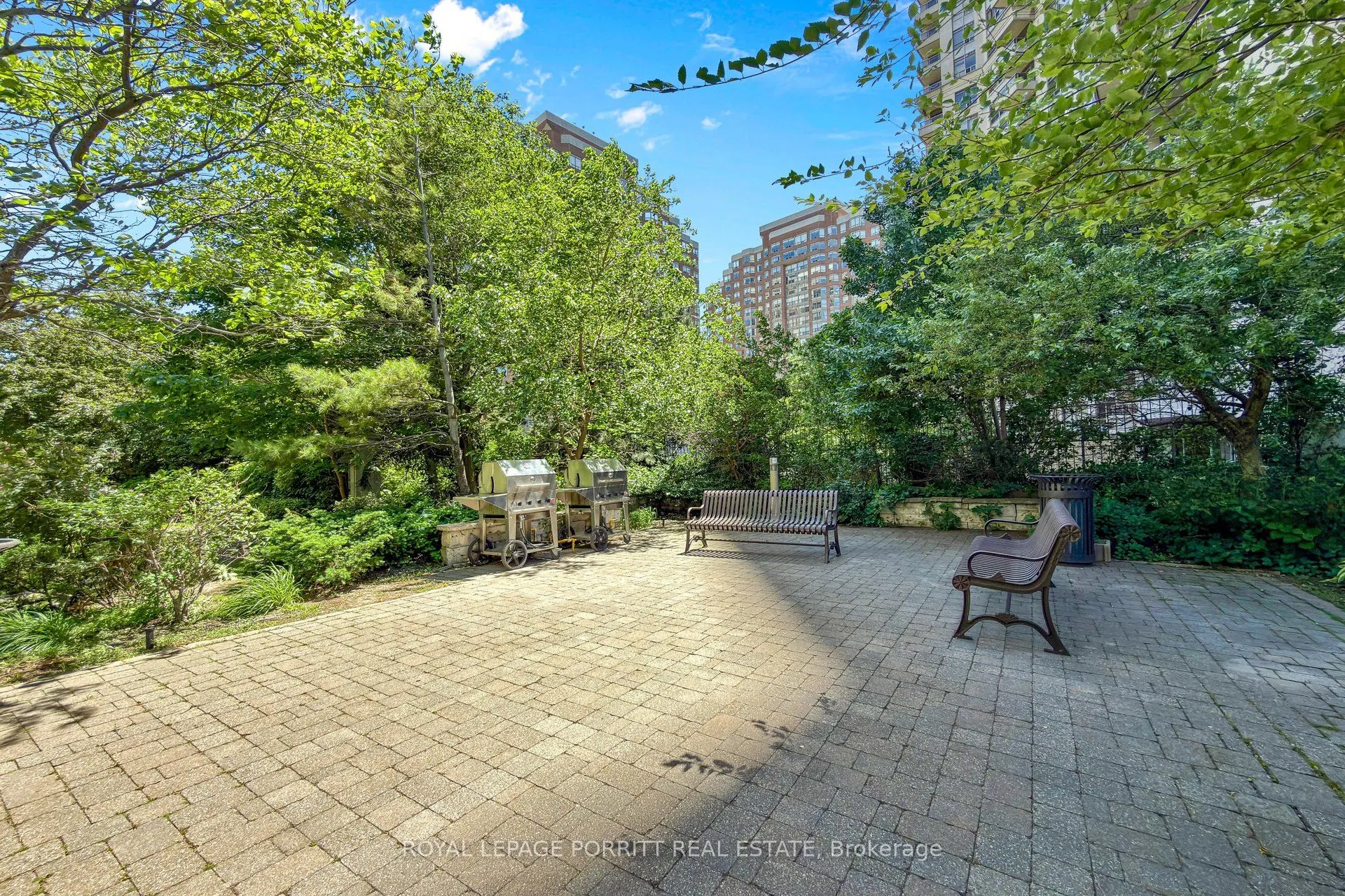 3888 Duke Of York Boulevard #927