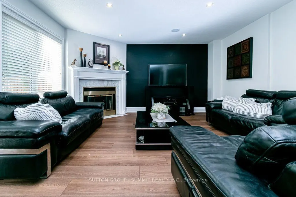 3739 St. Laurent Court