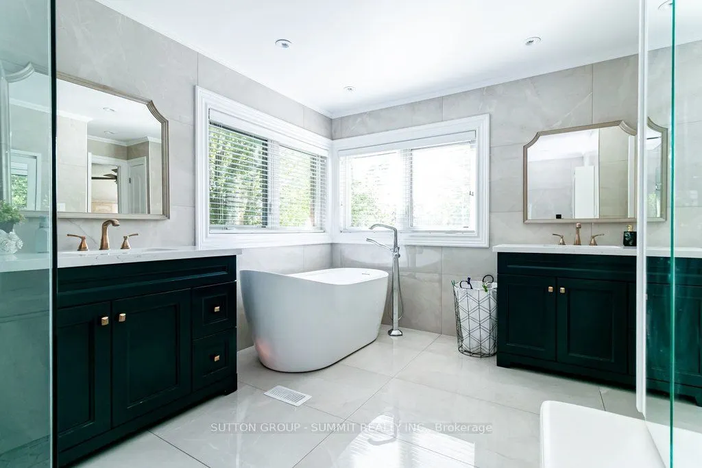 3739 St. Laurent Court