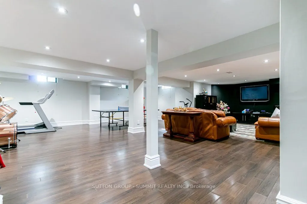 3739 St. Laurent Court