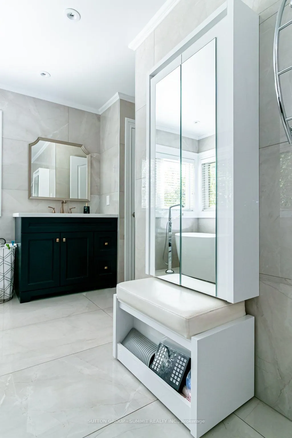 3739 St. Laurent Court