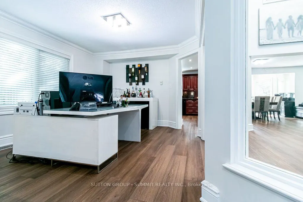 3739 St. Laurent Court