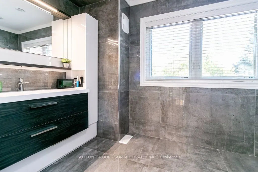 3739 St. Laurent Court