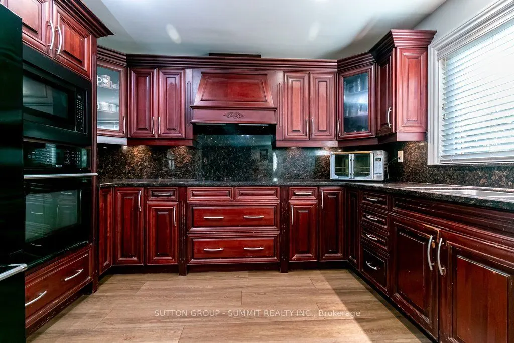 3739 St. Laurent Court