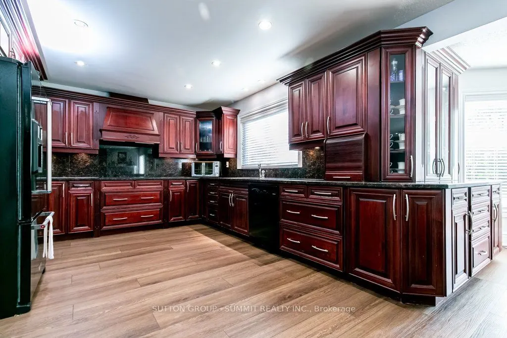 3739 St. Laurent Court