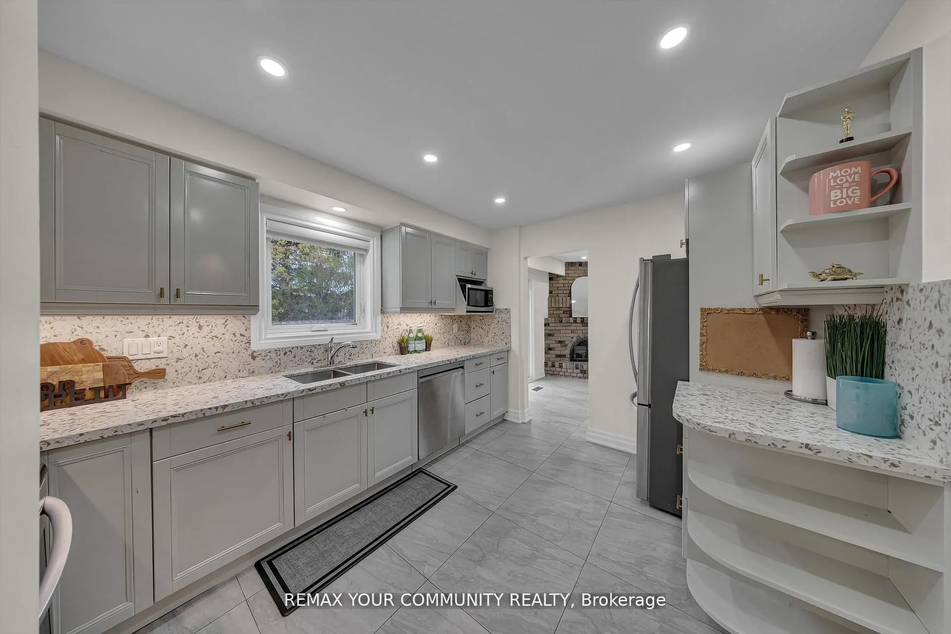 22 Madelaine Crescent