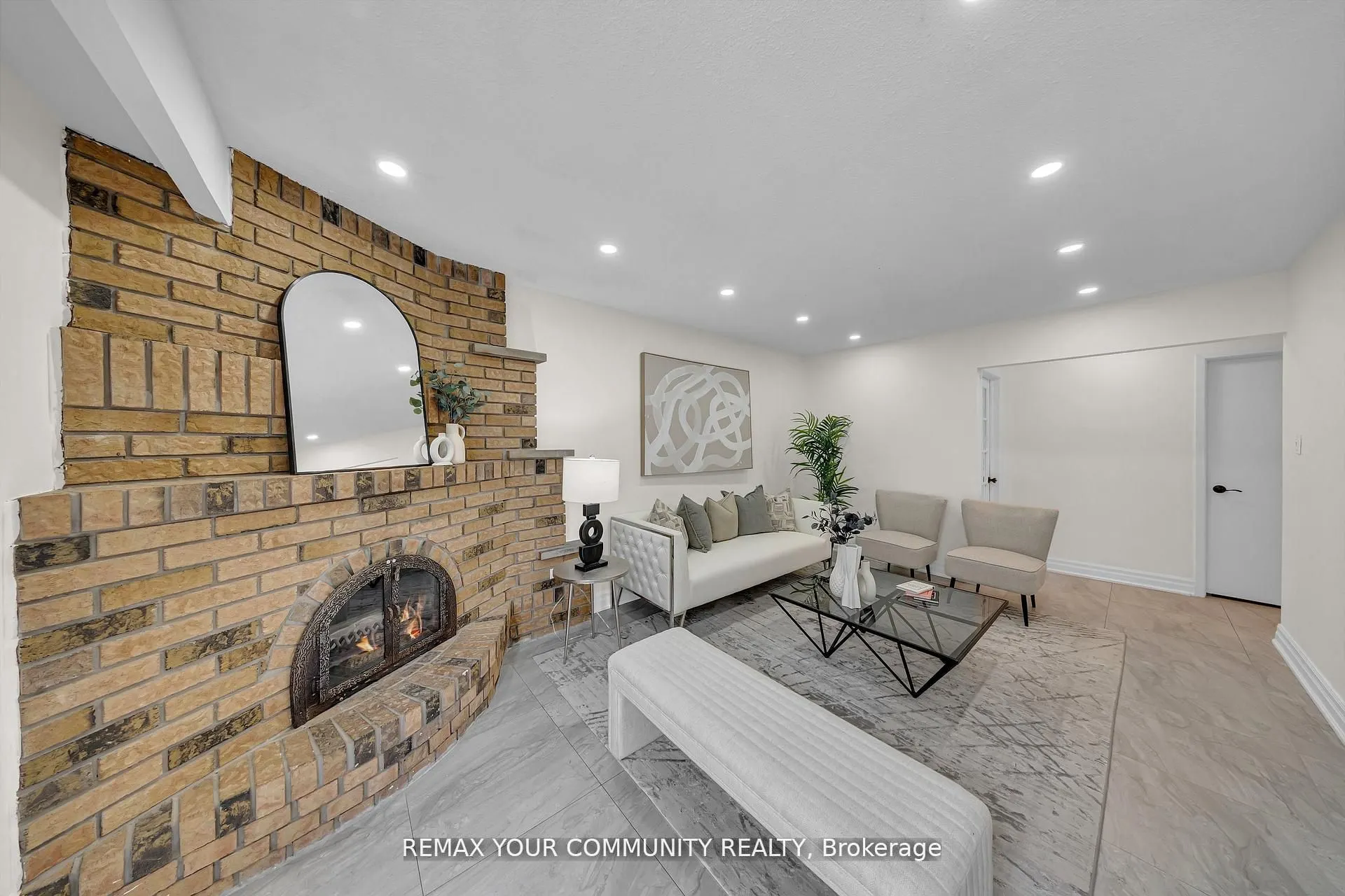 22 Madelaine Crescent