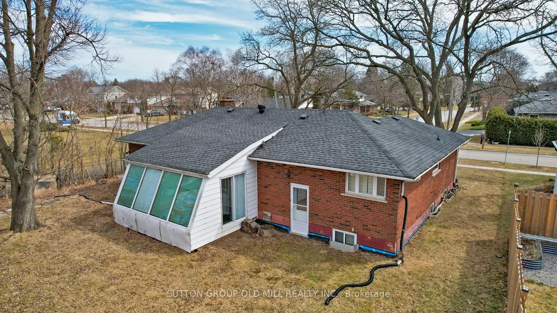 4447 Spruce Avenue