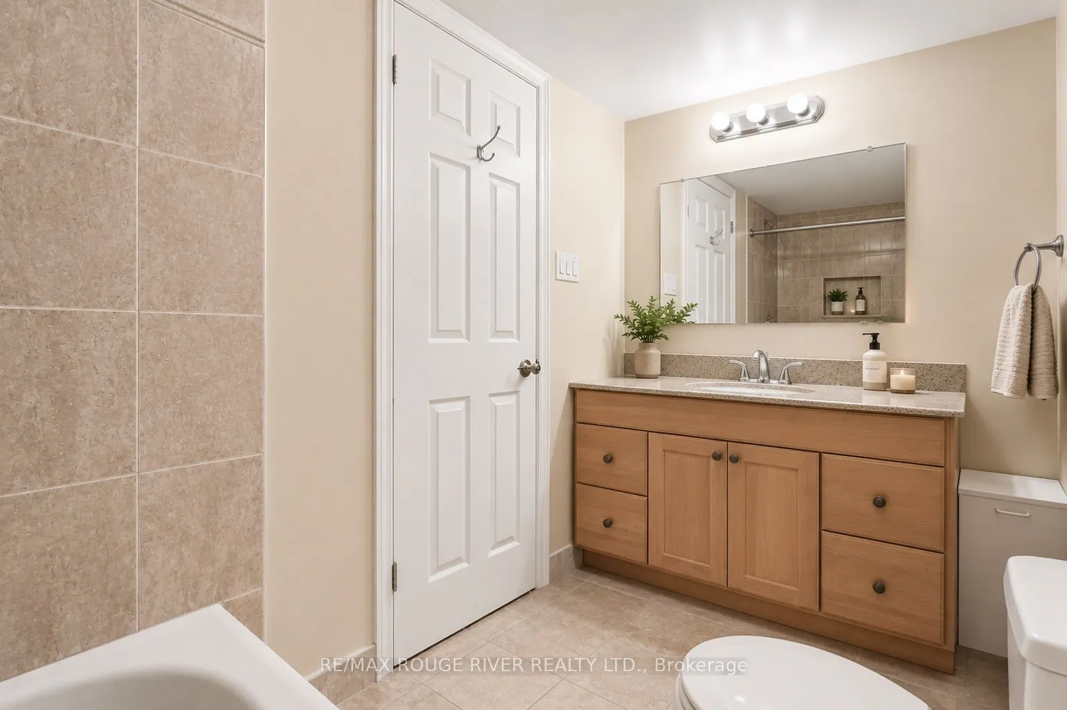 3650 Kaneff Crescent #1008