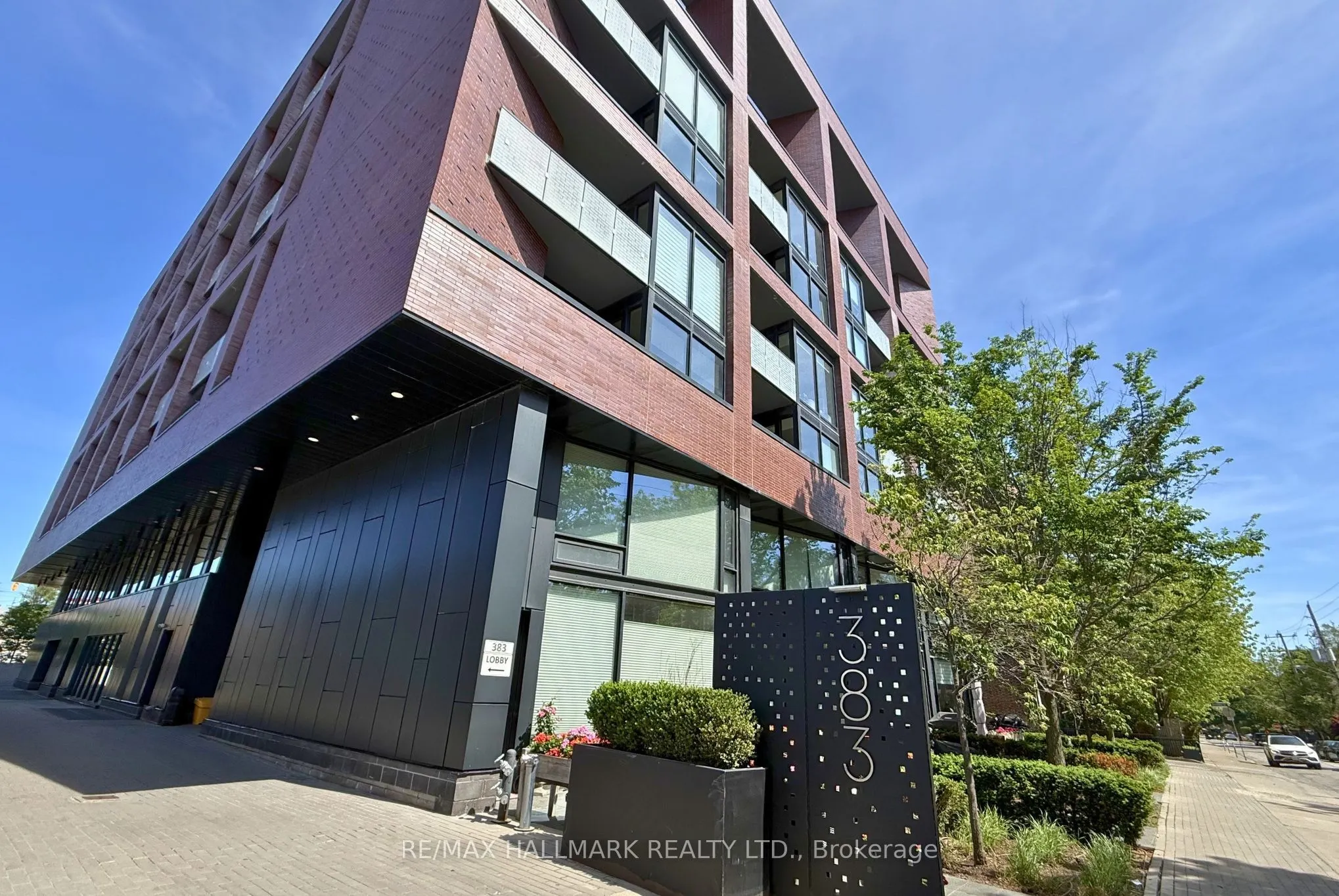 383 Sorauren Avenue #313