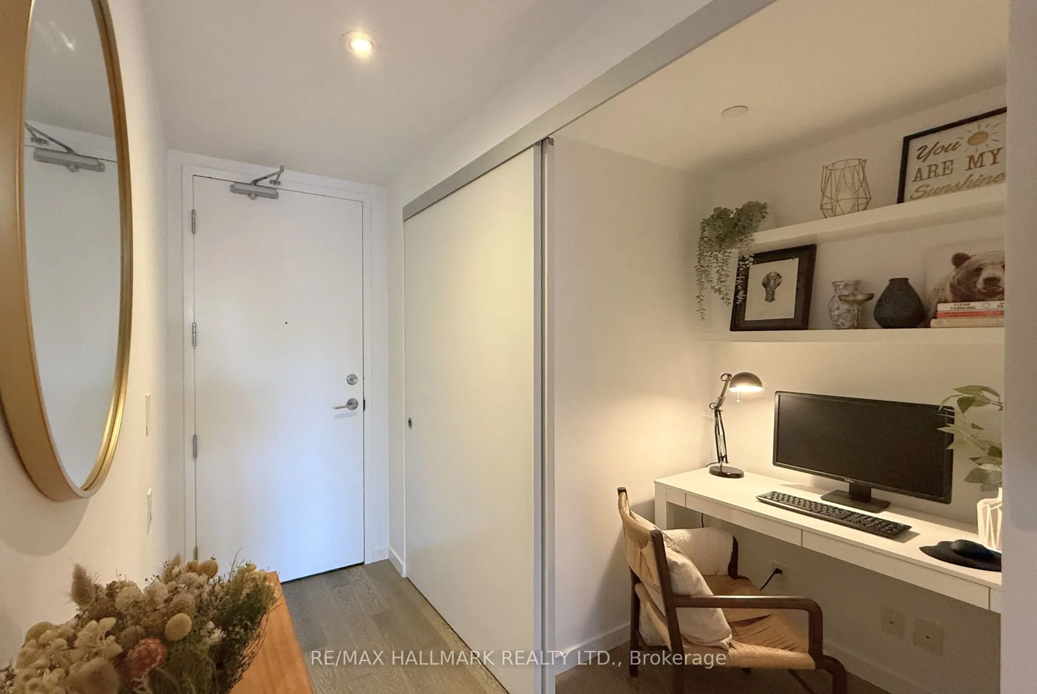 383 Sorauren Avenue #313