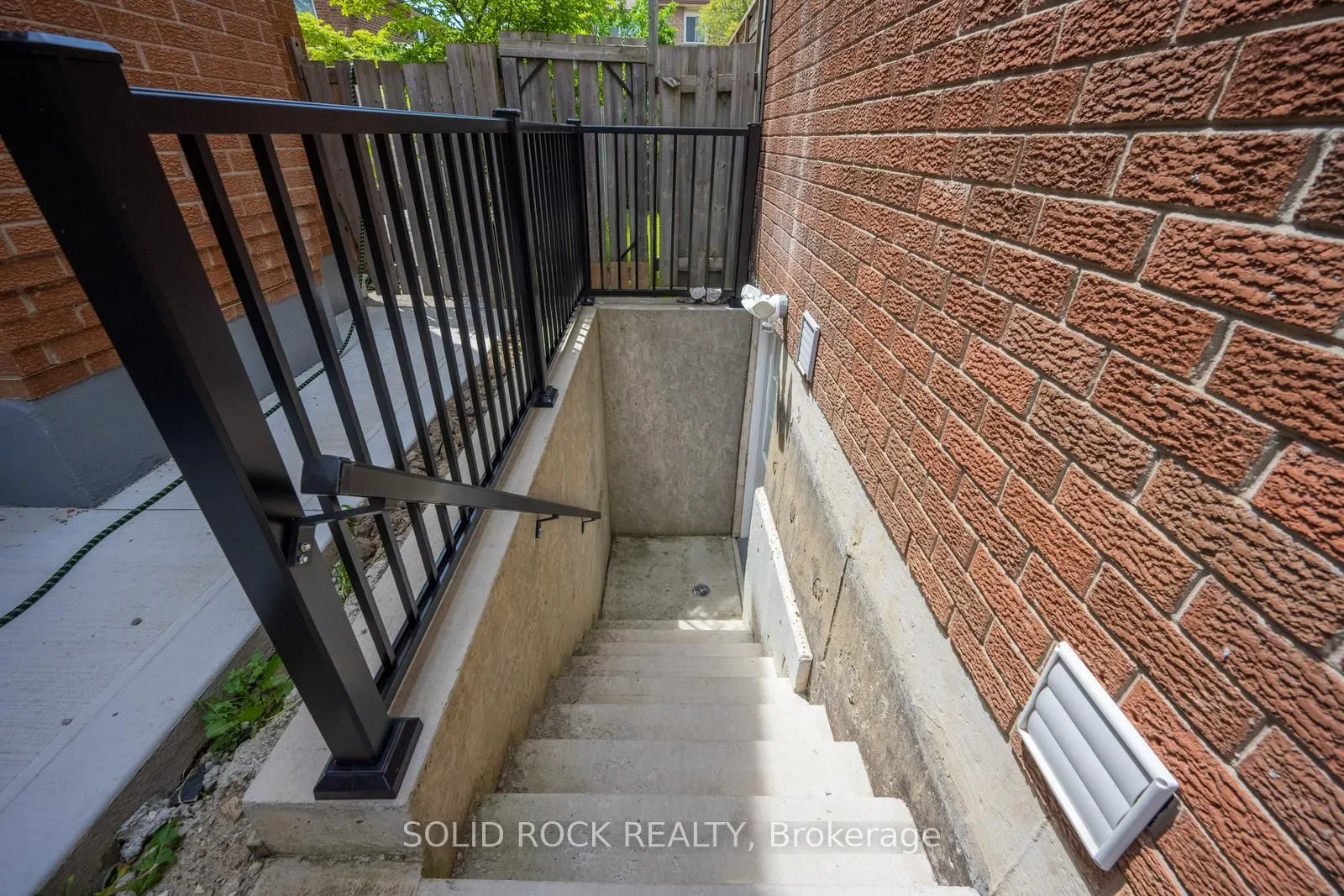 60 Martindale Crescent