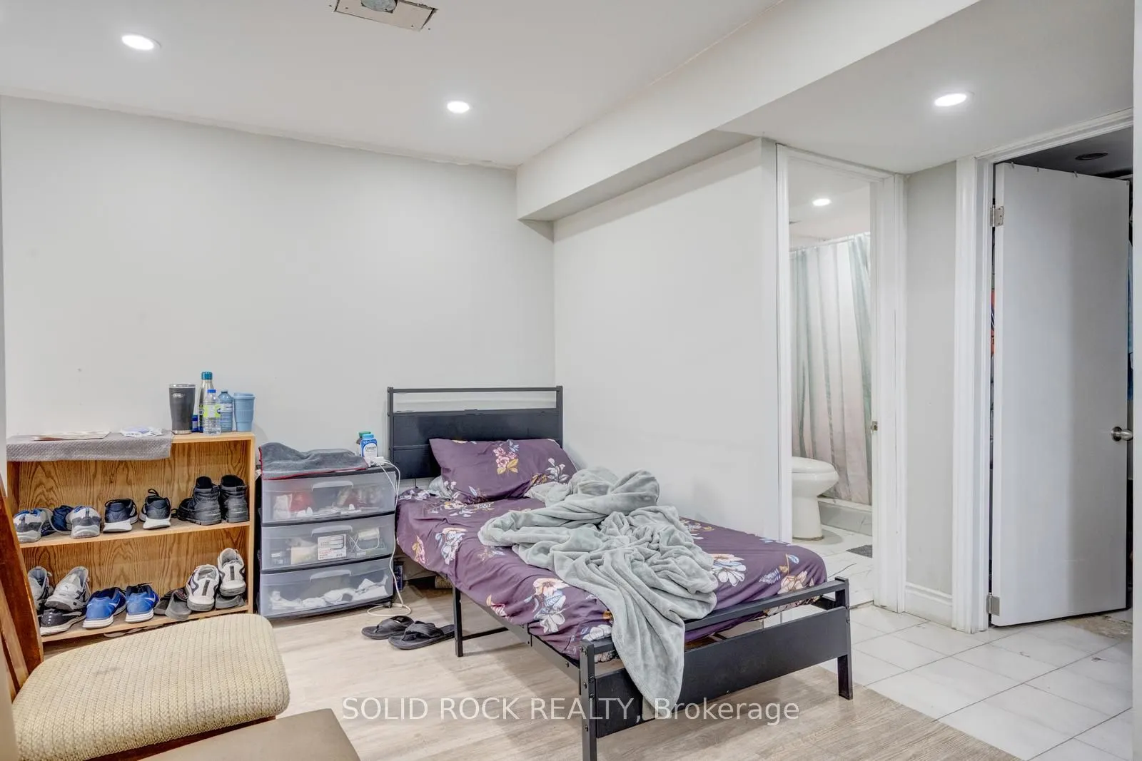 60 Martindale Crescent