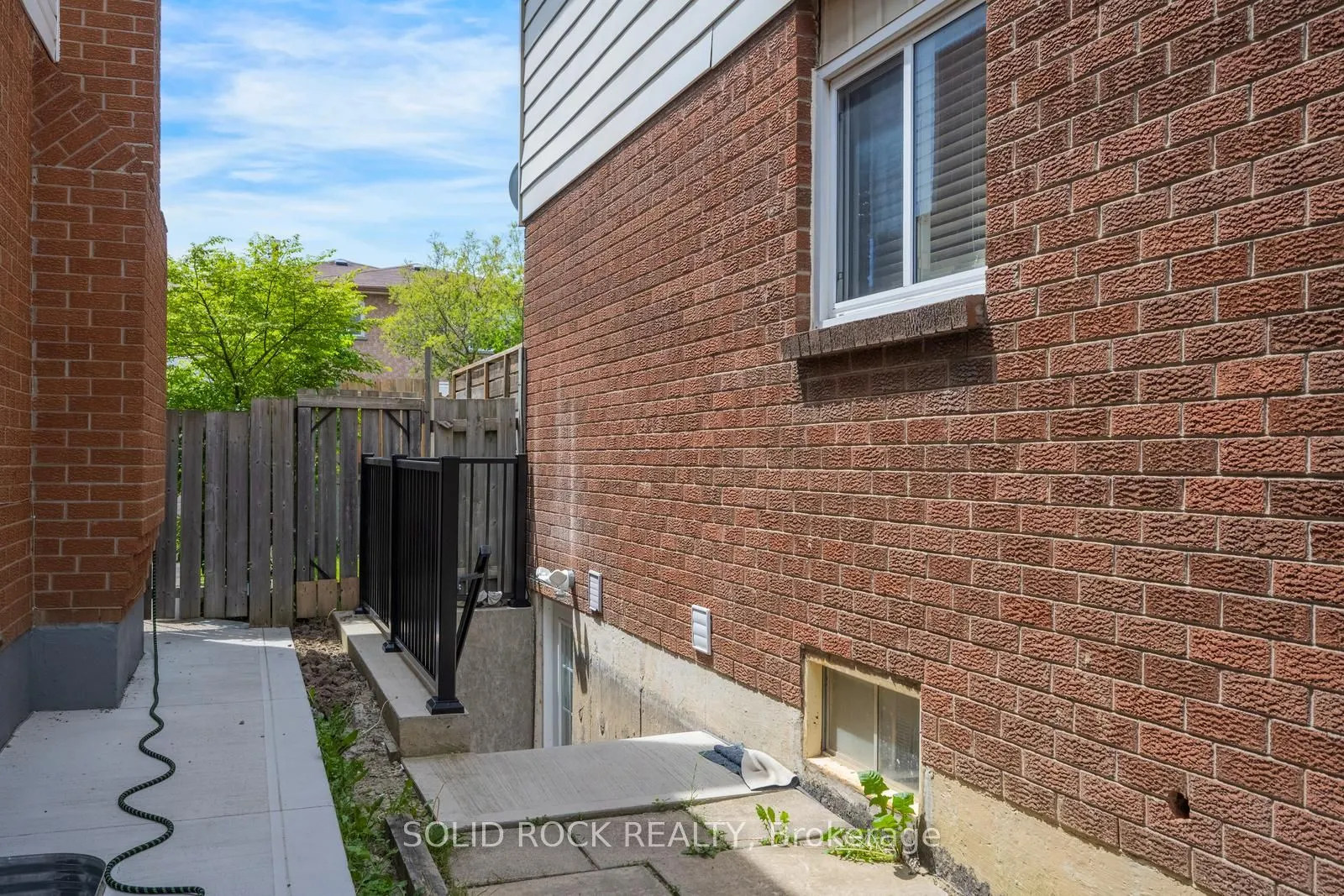 60 Martindale Crescent