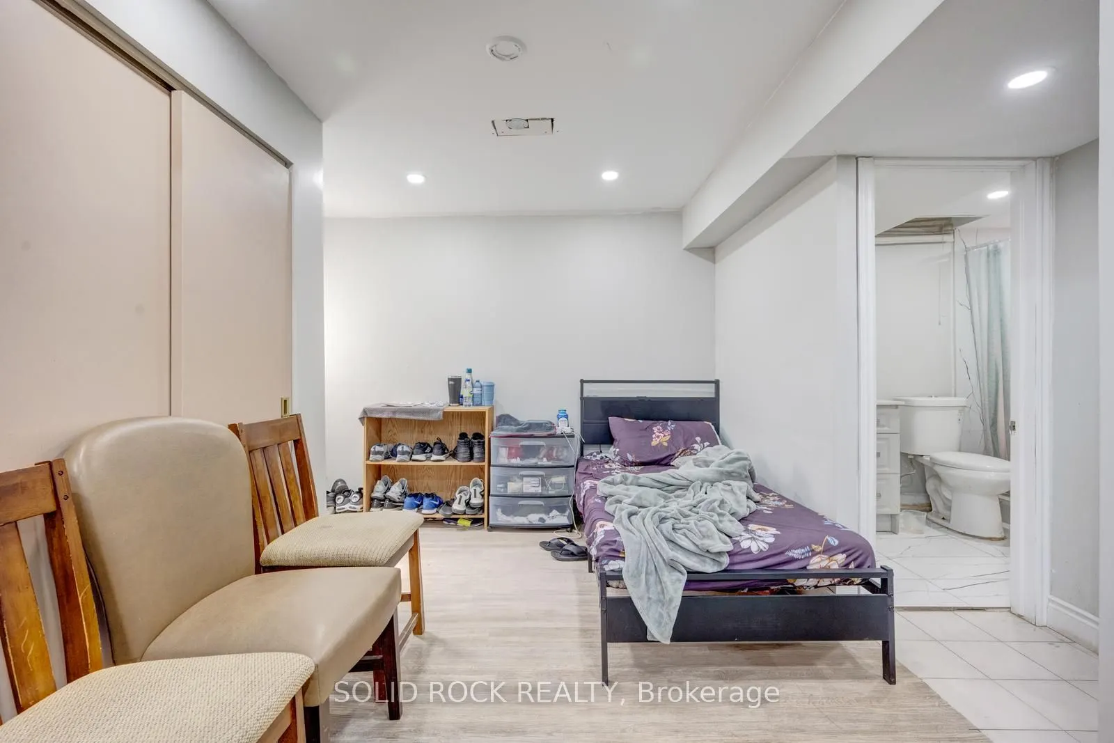 60 Martindale Crescent