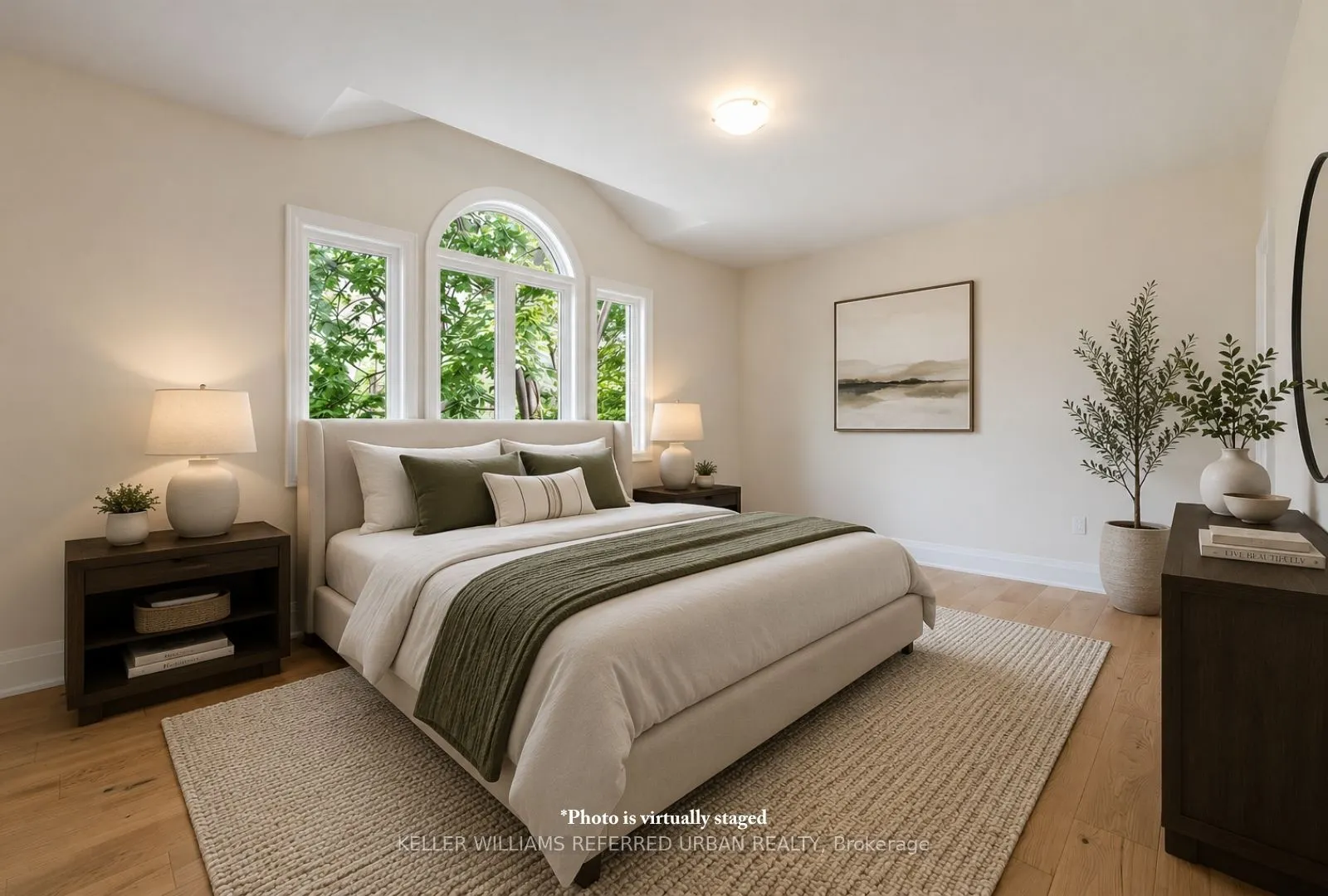 1429 Dundas Crescent
