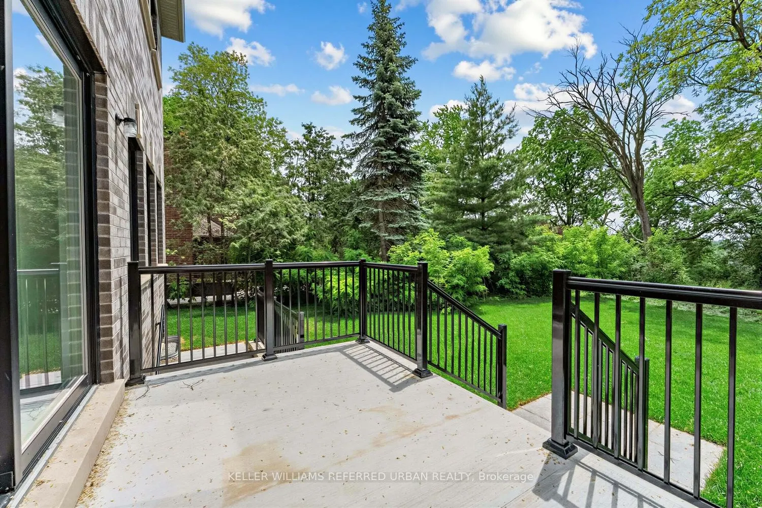 1429 Dundas Crescent