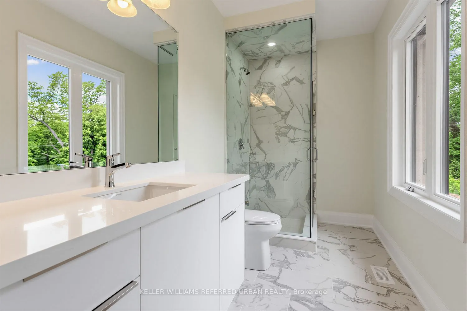 1429 Dundas Crescent