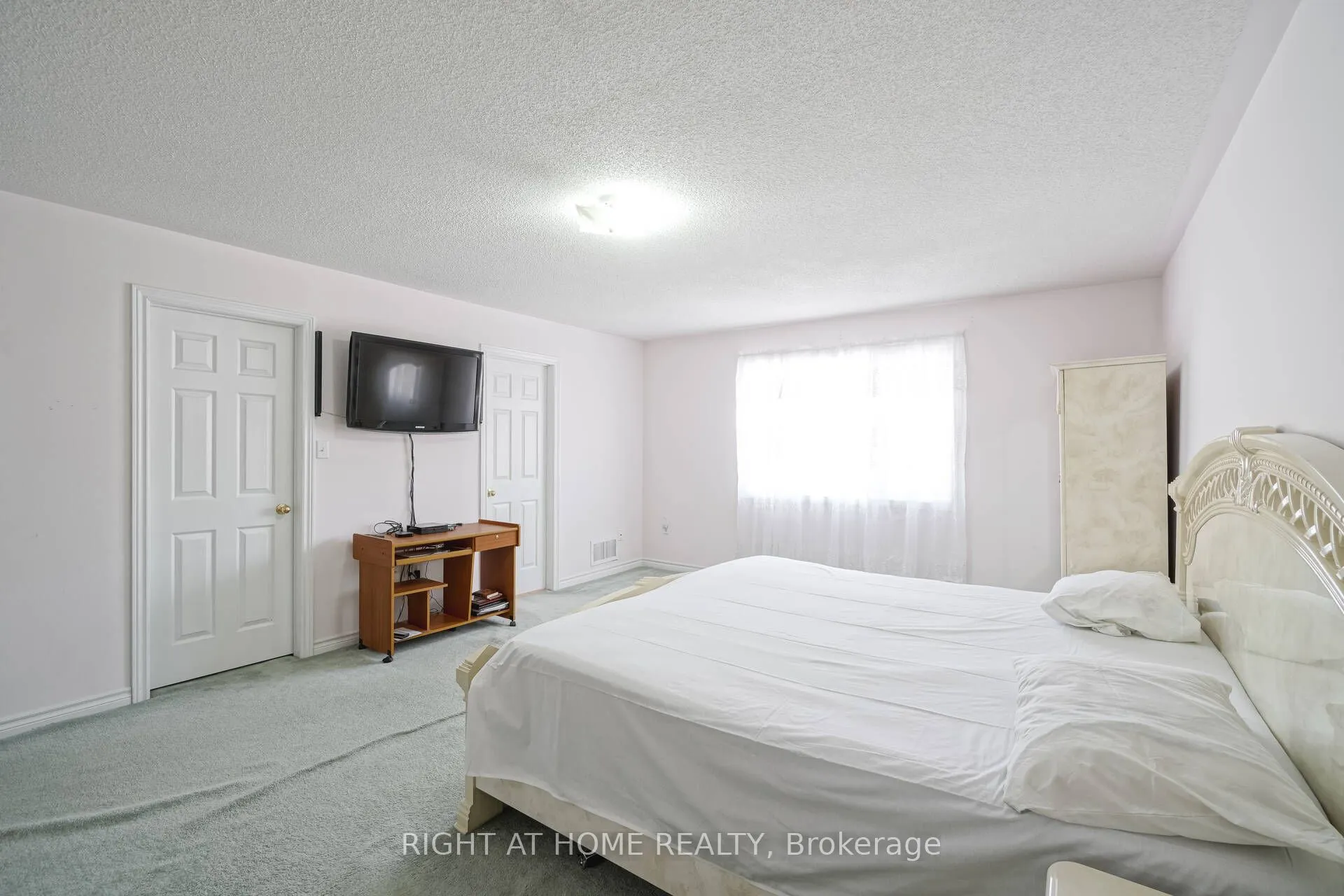 61 Sir Jacobs Crescent
