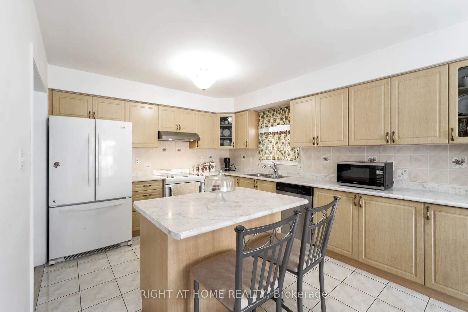 61 Sir Jacobs Crescent