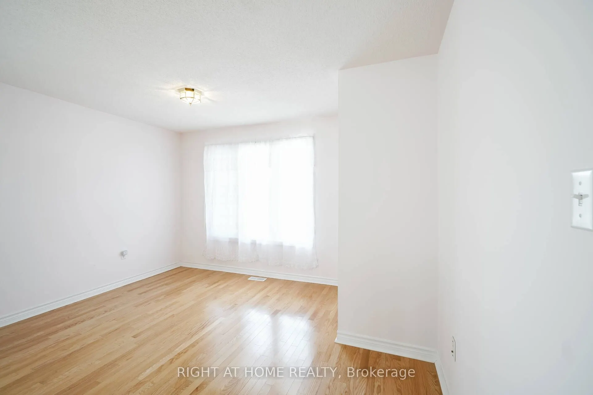 61 Sir Jacobs Crescent