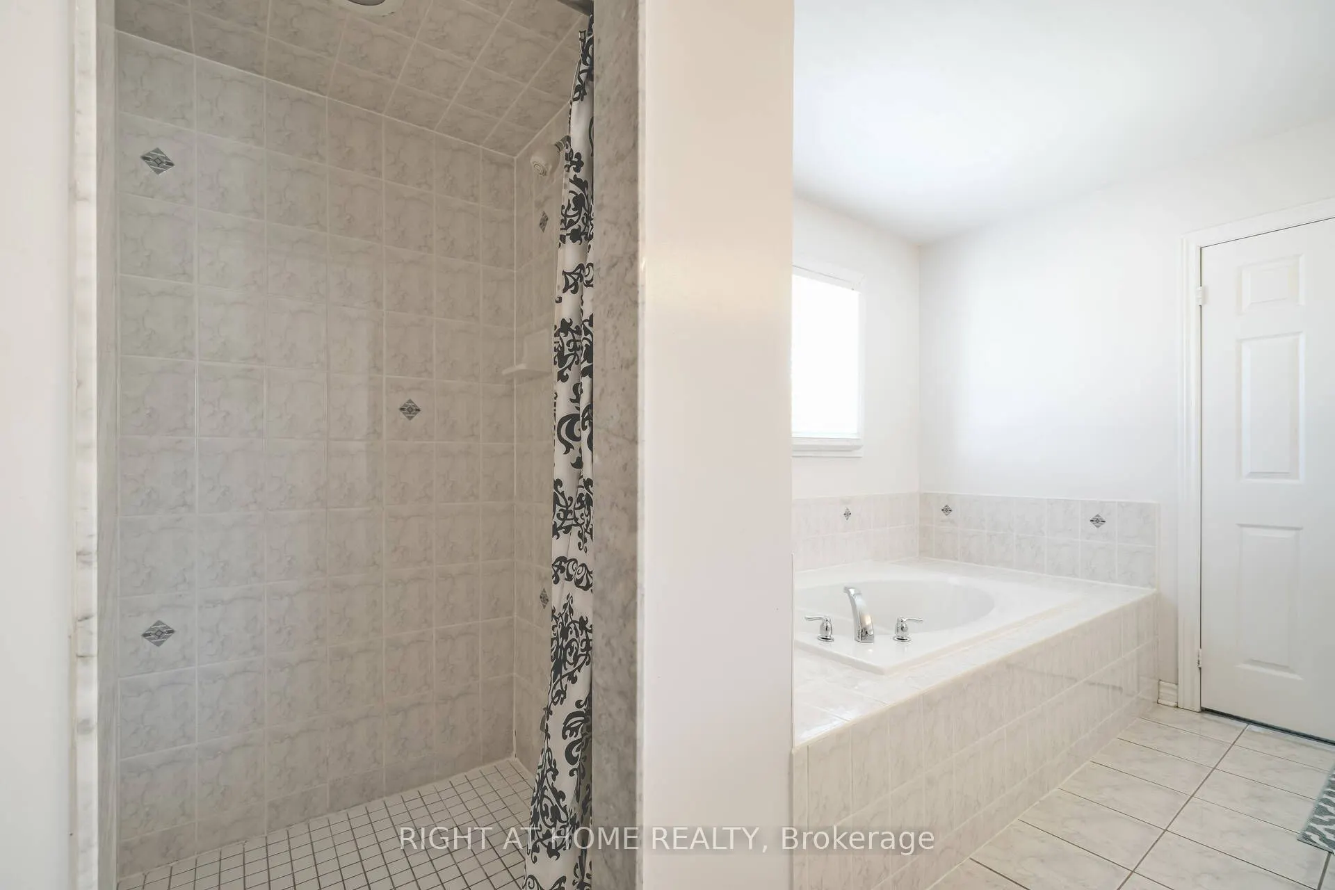 61 Sir Jacobs Crescent