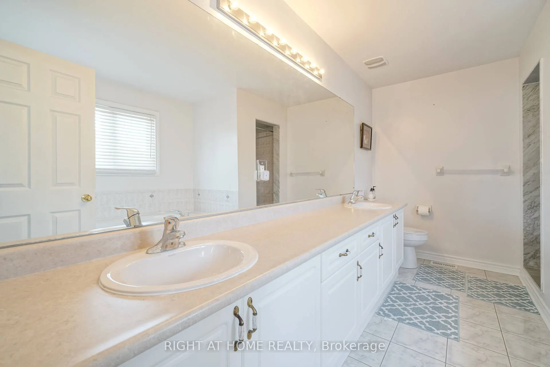 61 Sir Jacobs Crescent