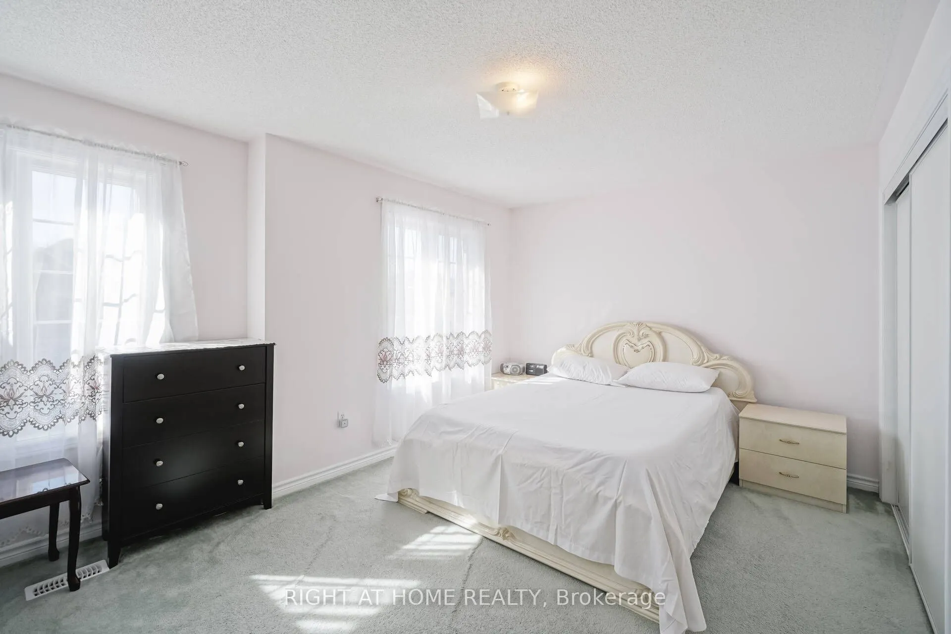 61 Sir Jacobs Crescent