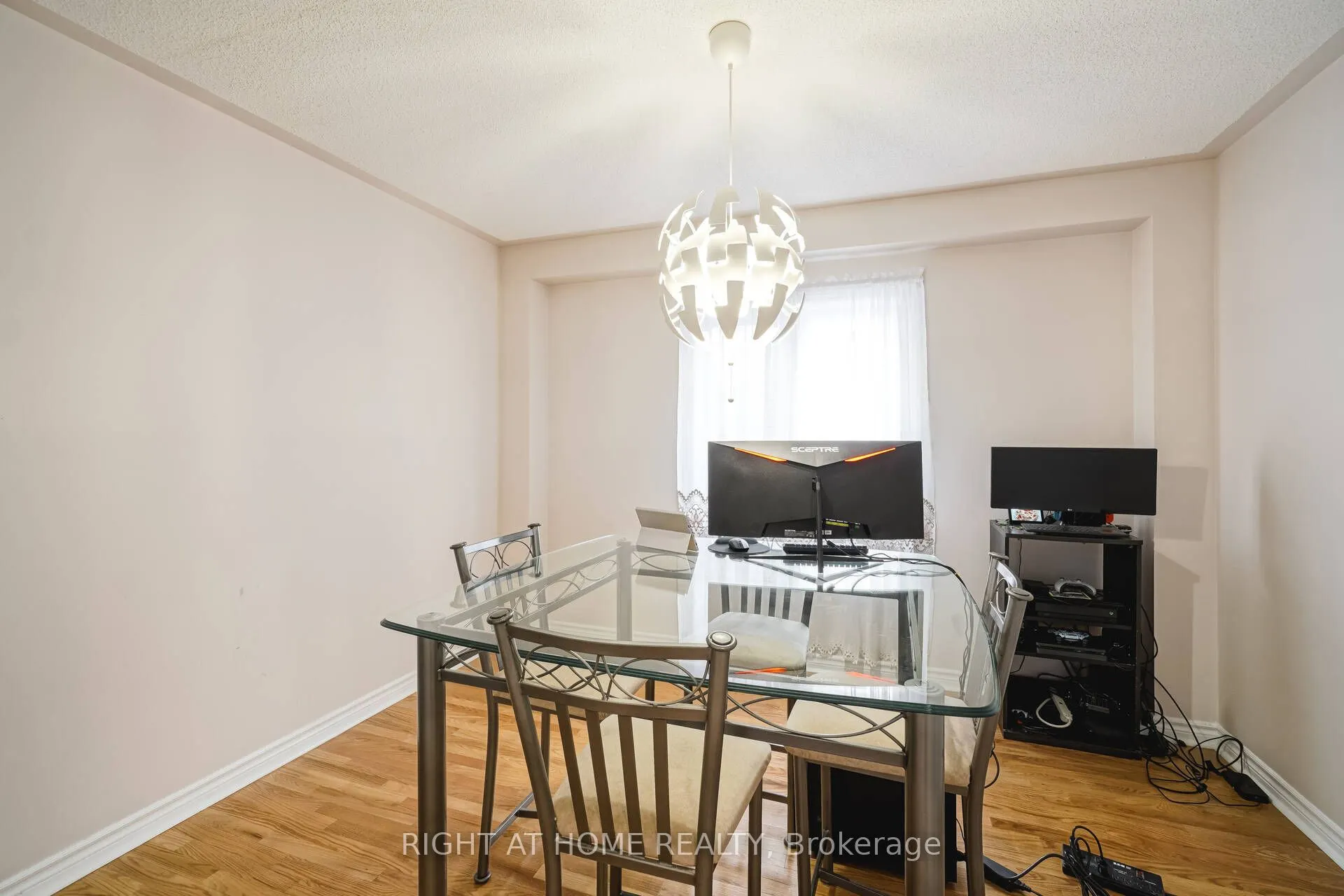 61 Sir Jacobs Crescent